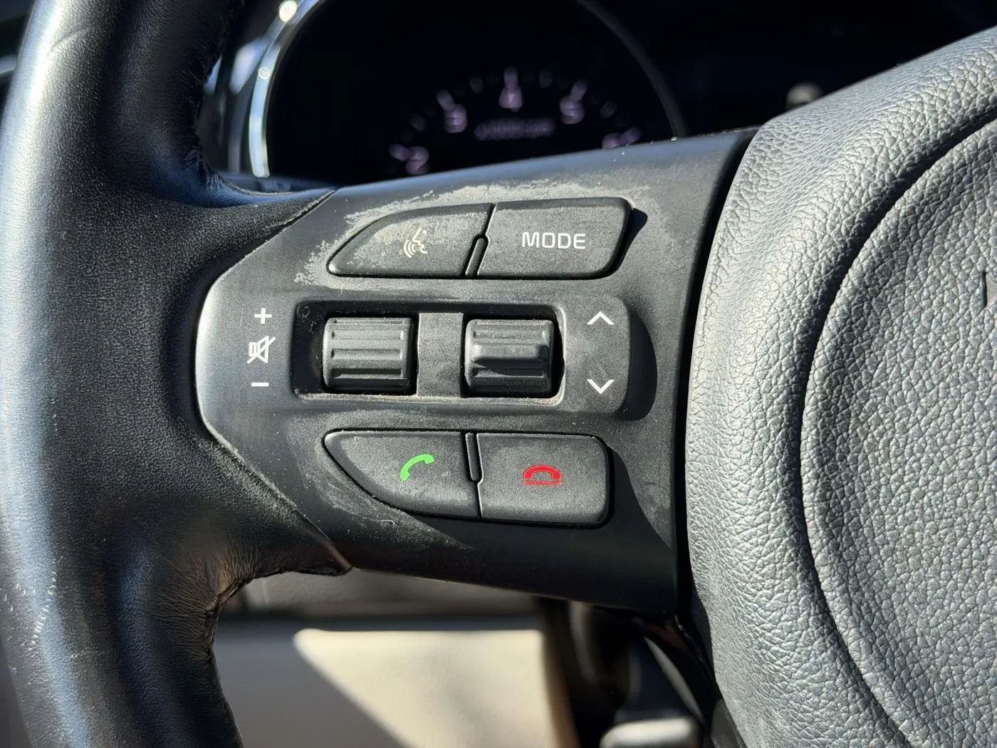 2016 Kia Sedona - $13,348