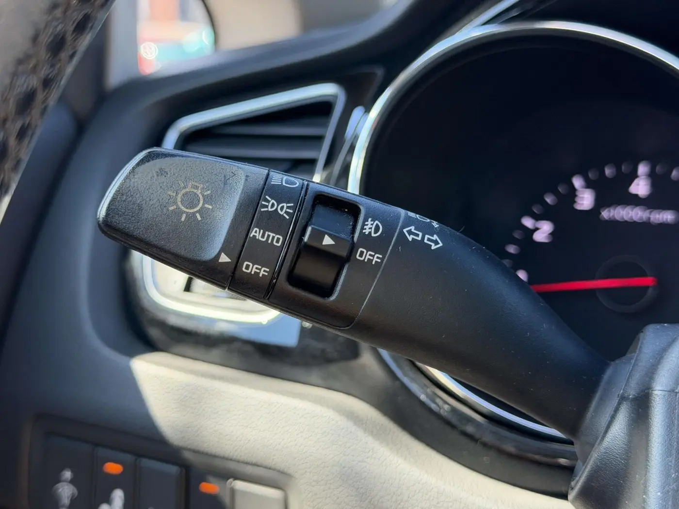 2016 Kia Sedona - $13,348