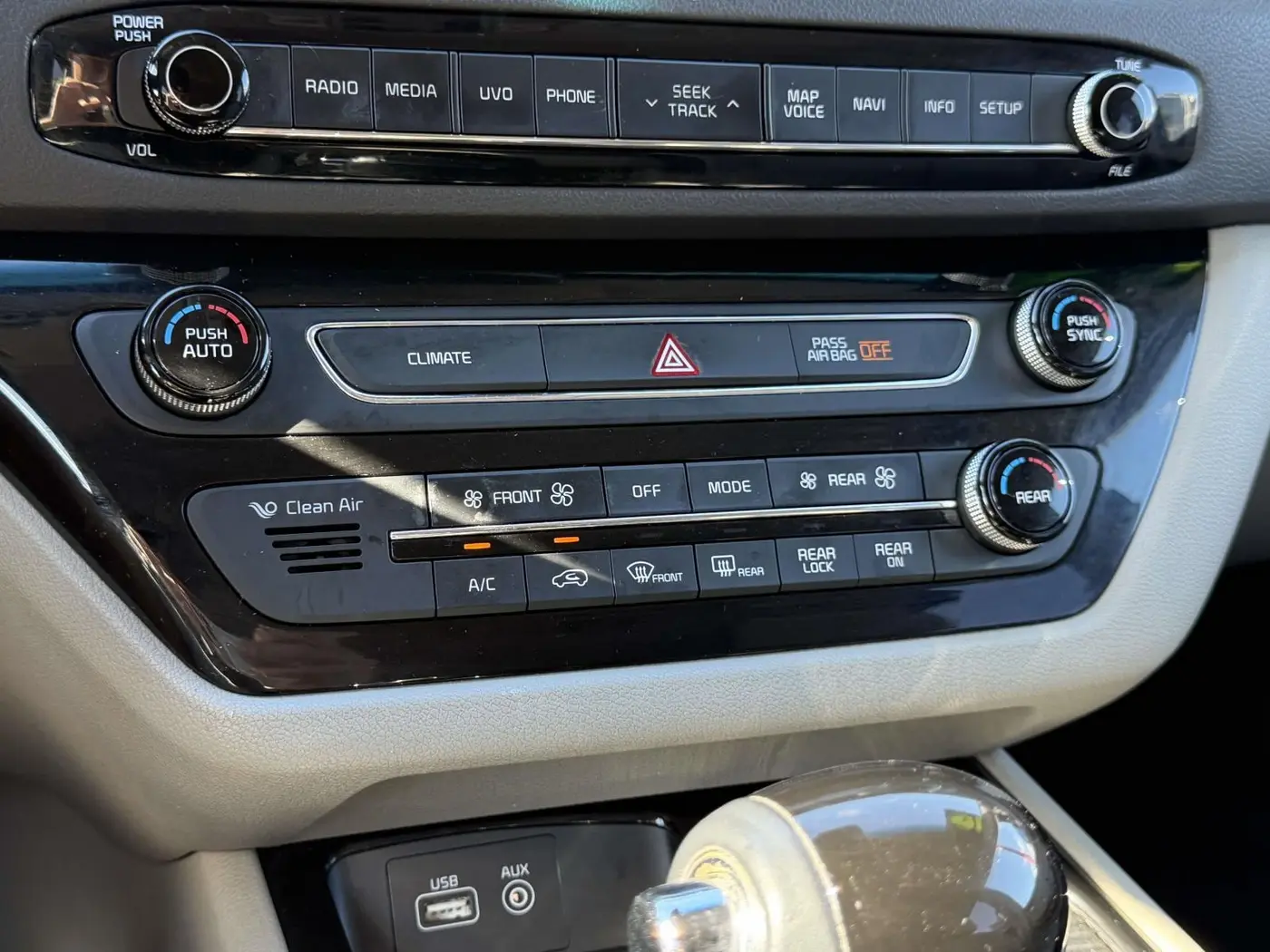 2016 Kia Sedona - $13,348