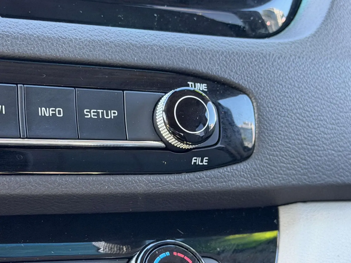 2016 Kia Sedona - $13,348
