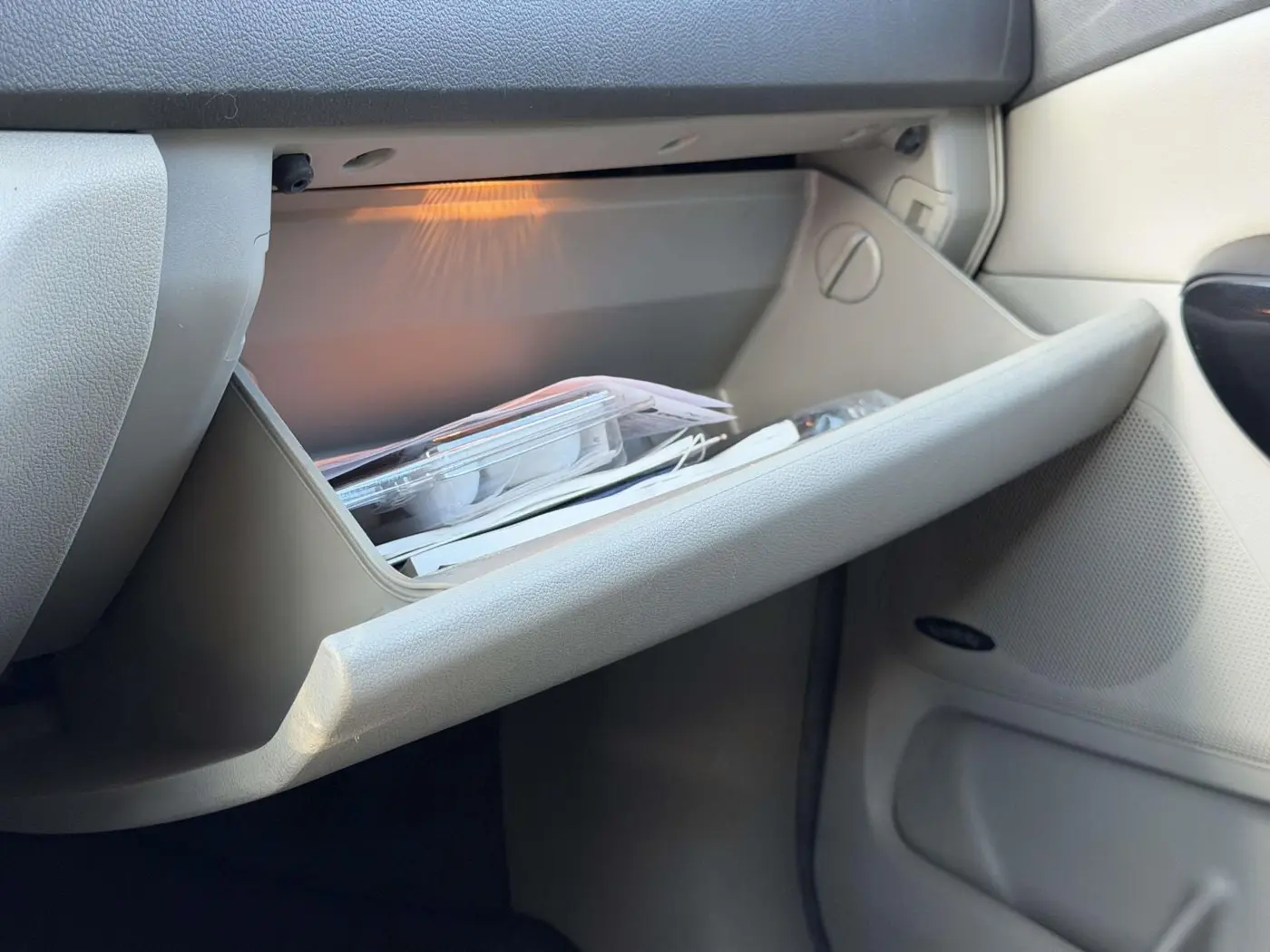 2016 Kia Sedona - $13,348