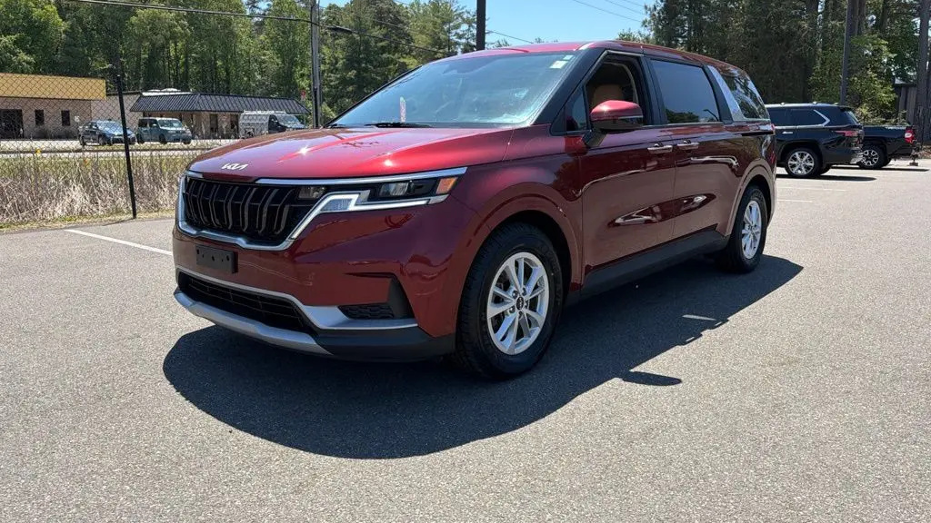 2024 Kia Carnival LX