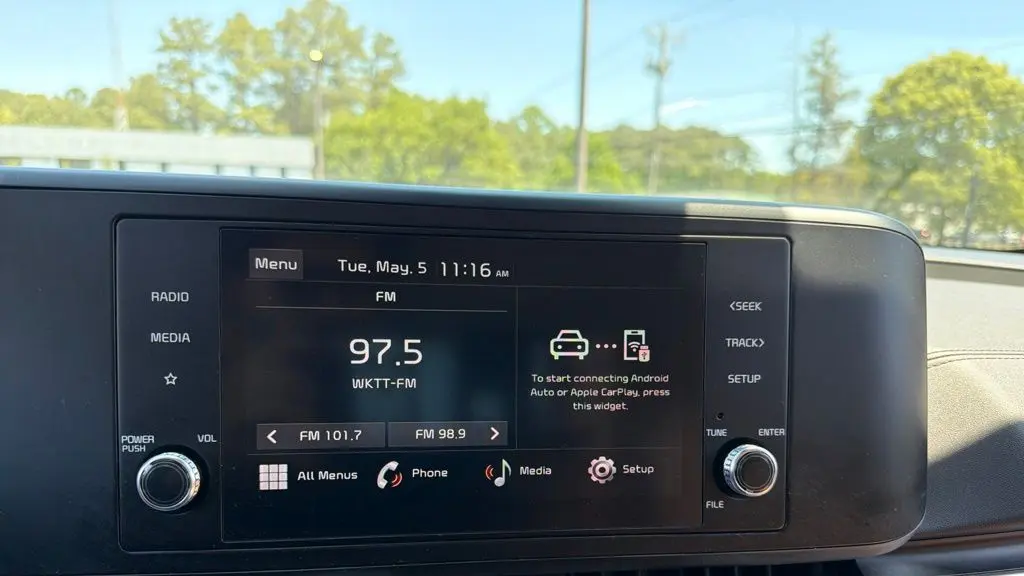 2024 Kia Carnival LX