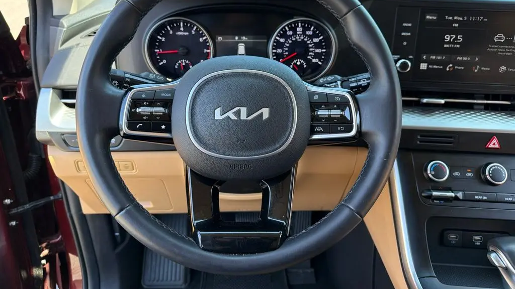 2024 Kia Carnival LX