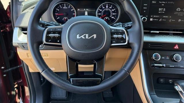 2024 Kia Carnival LX