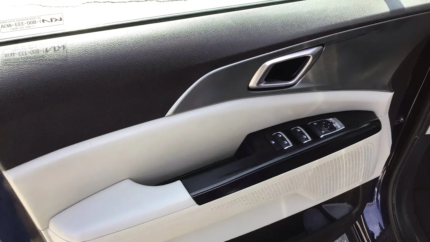 2022 Kia Carnival LX