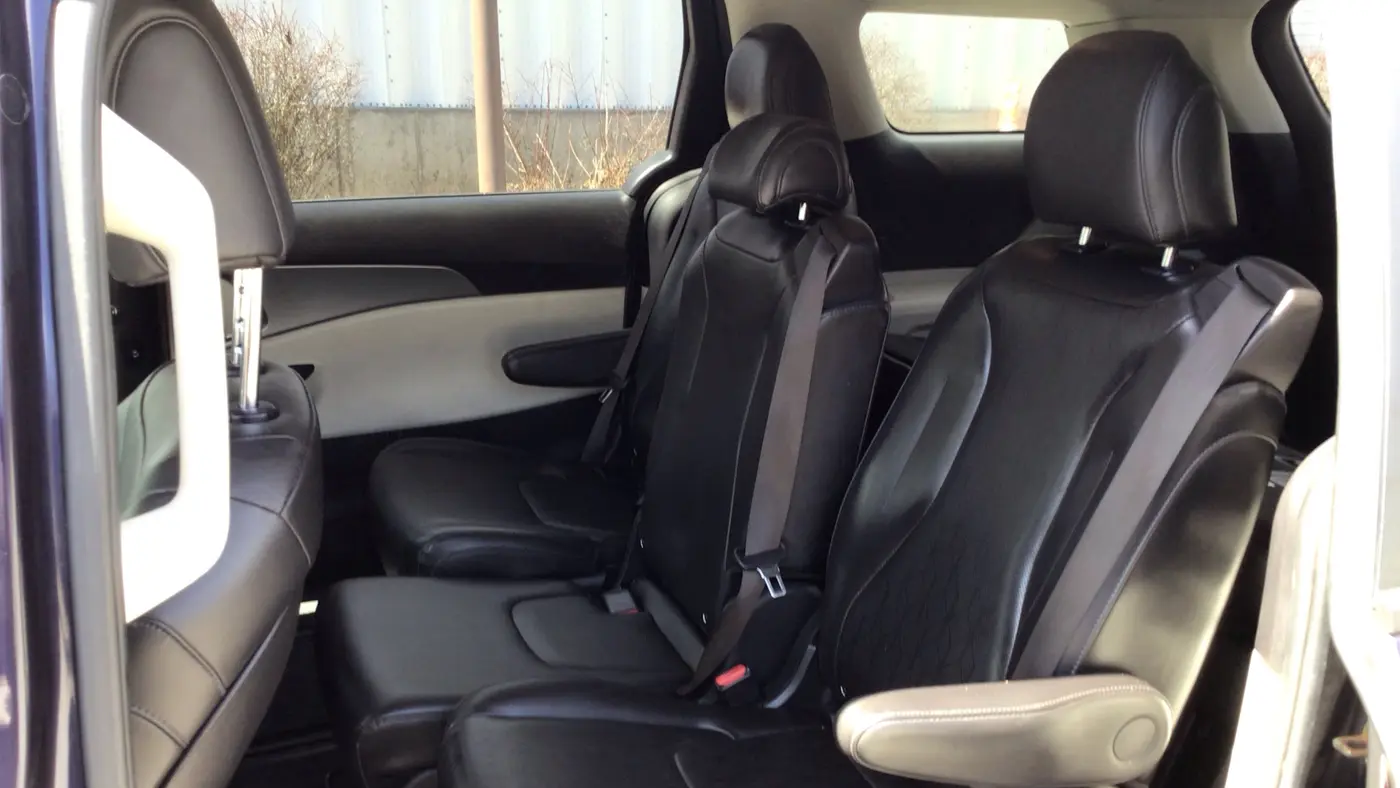 2022 Kia Carnival LX