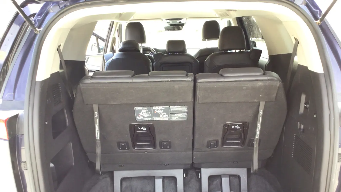 2022 Kia Carnival LX