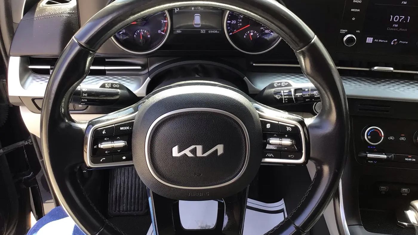 2022 Kia Carnival LX
