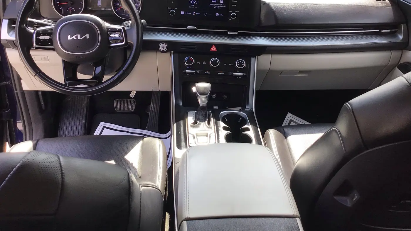 2022 Kia Carnival LX