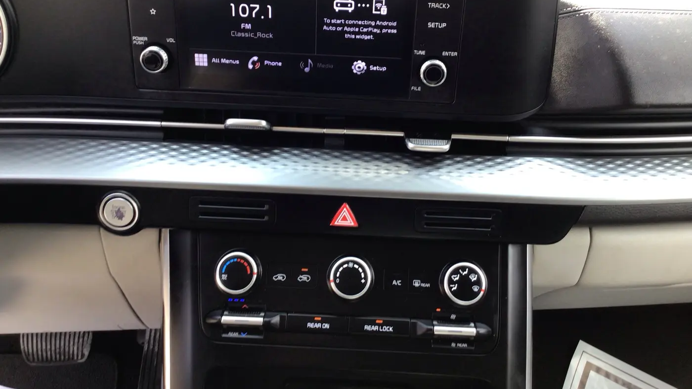 2022 Kia Carnival LX