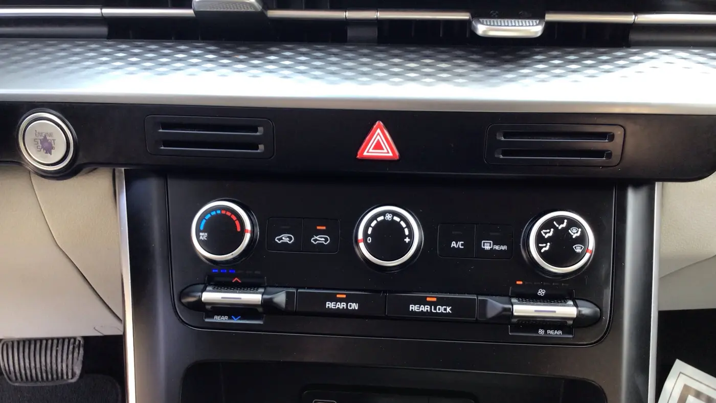 2022 Kia Carnival LX