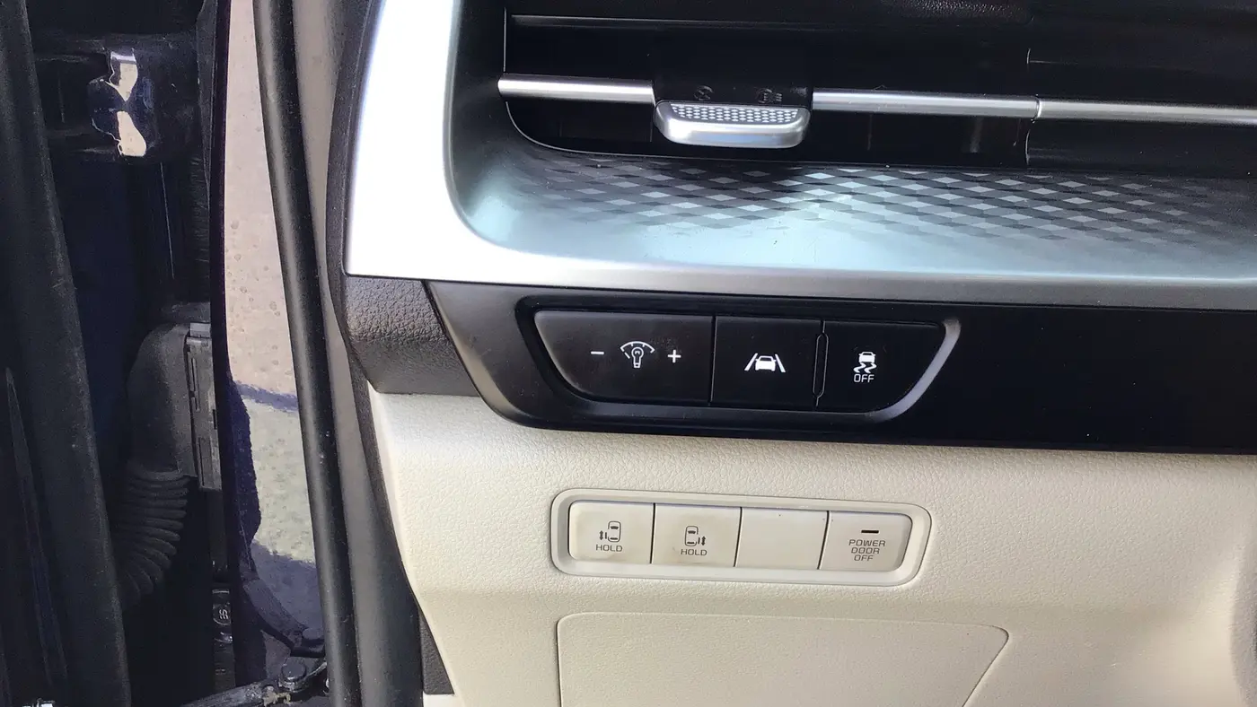 2022 Kia Carnival LX