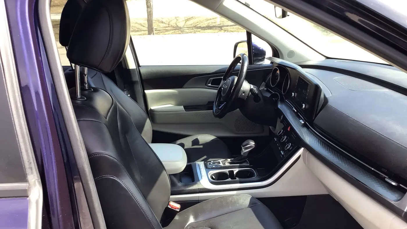 2022 Kia Carnival LX