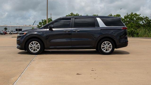 2023 Kia Carnival LX