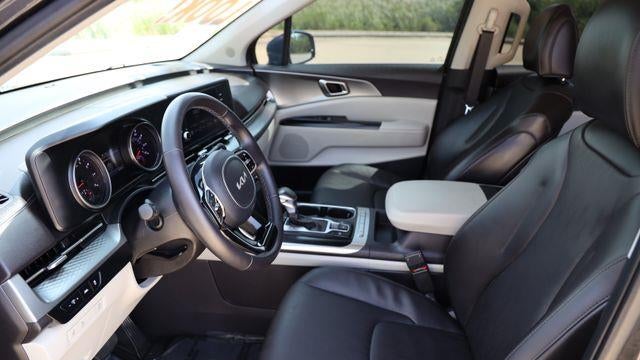 2023 Kia Carnival LX