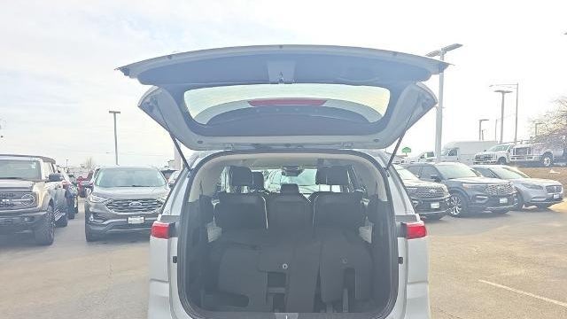 2023 Kia Carnival LX