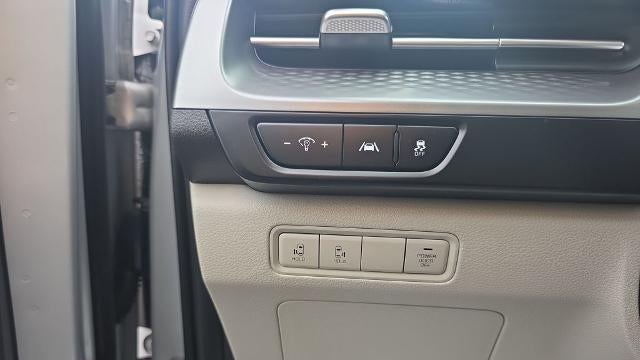 2023 Kia Carnival LX