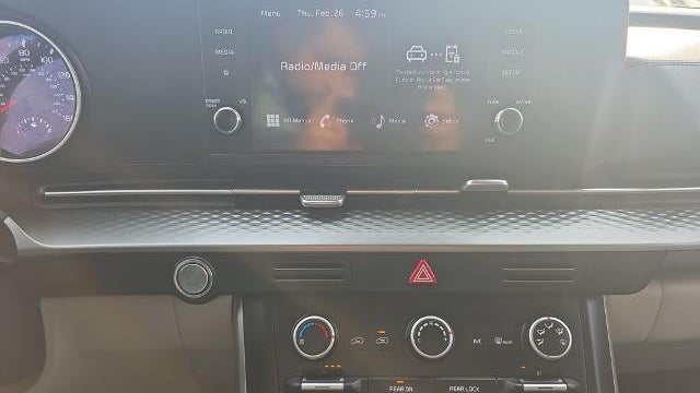 2023 Kia Carnival LX