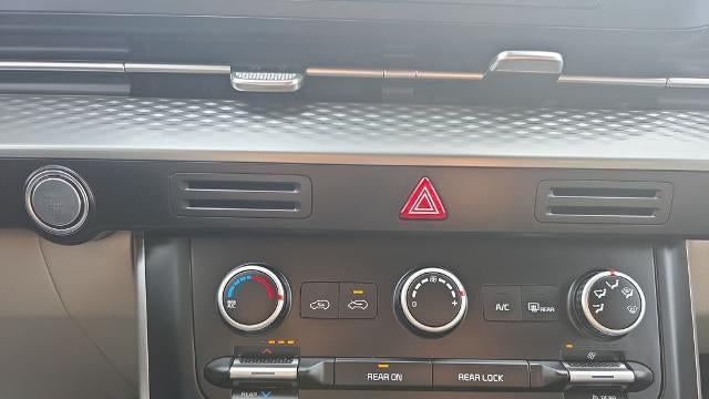2023 Kia Carnival LX