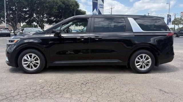 2022 Kia Carnival LX