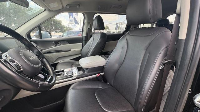 2022 Kia Carnival LX
