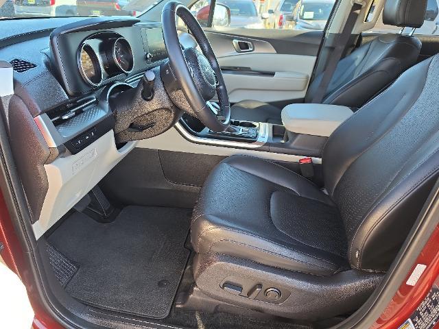 2023 Kia Carnival - $28,588