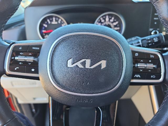 2023 Kia Carnival - $28,588