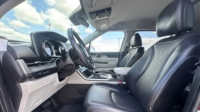 2023 Kia Carnival LX