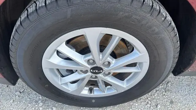 2023 Kia Carnival LX