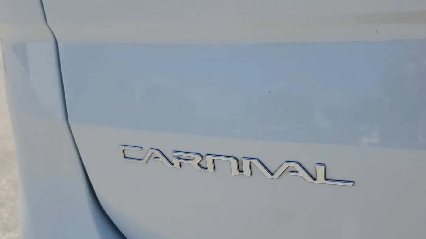 2023 Kia Carnival LX