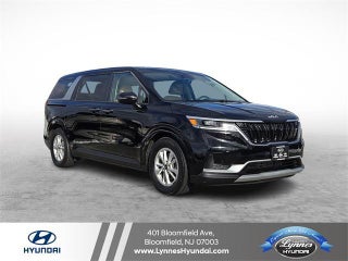 2024 Kia Carnival with Aurora Black Pearl Exterior