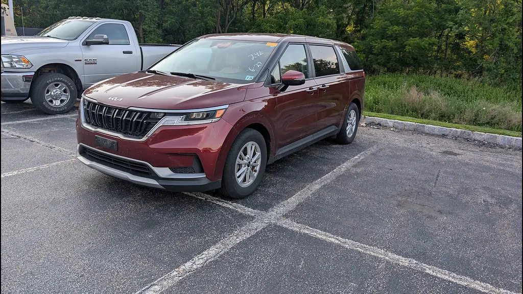 2024 Kia Carnival LX