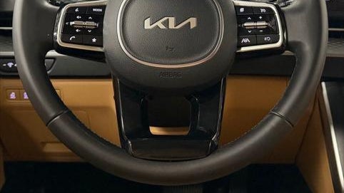 2023 Kia Carnival LX