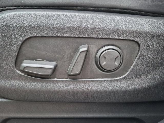 2023 Kia Carnival - $23,500