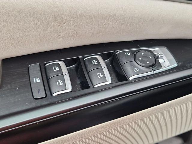 2023 Kia Carnival - $23,500