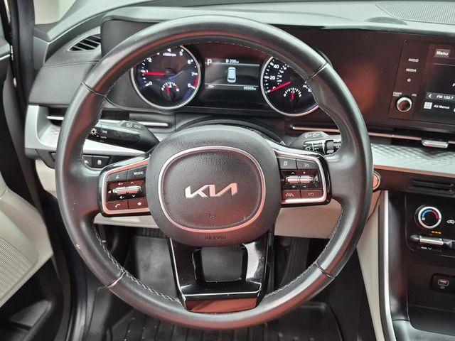 2023 Kia Carnival - $23,500