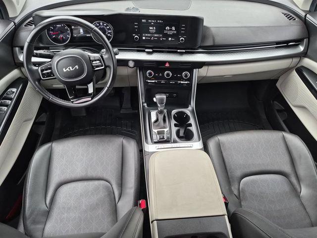 2023 Kia Carnival - $23,500