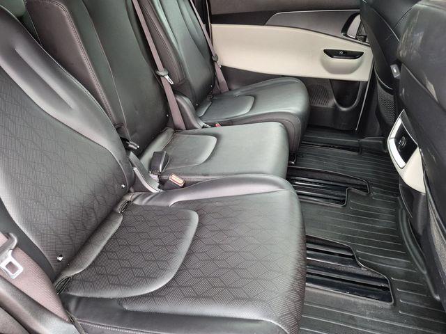 2023 Kia Carnival - $23,500