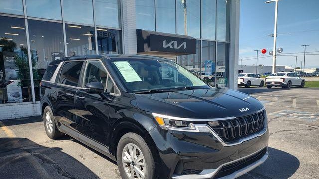 Preowned 2024 Kia Carnival LX for Sale