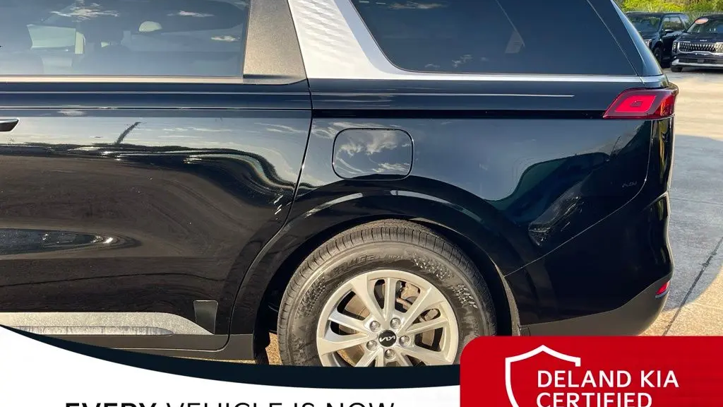 2024 Kia Carnival LX