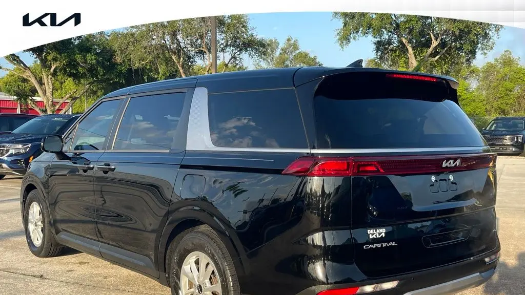 2024 Kia Carnival LX