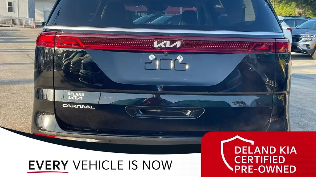 2024 Kia Carnival LX