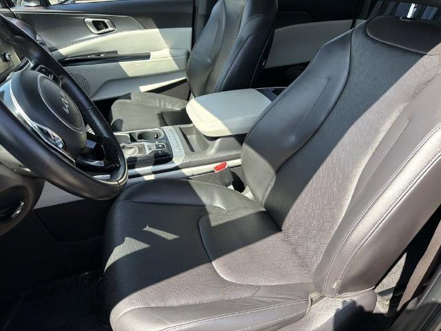 2023 Kia Carnival - $26,885
