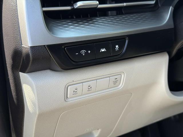 2023 Kia Carnival - $26,885