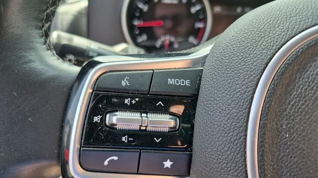 2023 Kia Carnival LX
