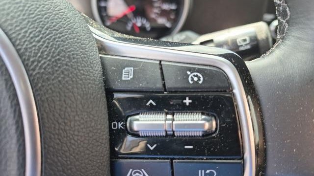 2023 Kia Carnival LX