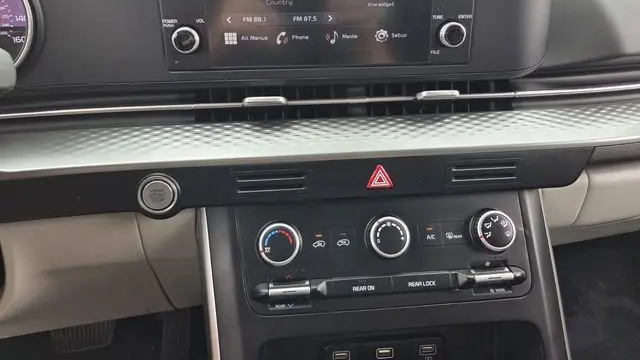 2024 Kia Carnival LX