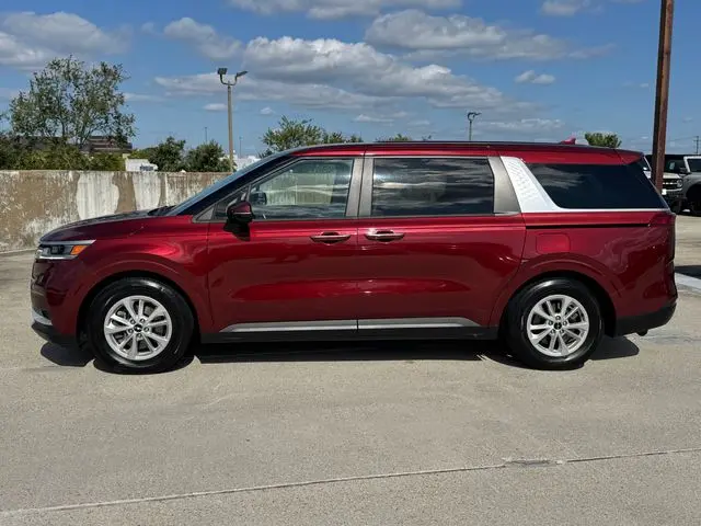 2022 Kia Carnival - $19,001
