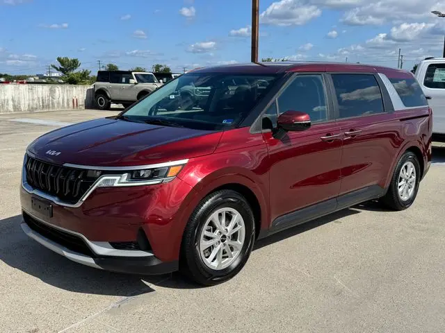 2022 Kia Carnival - $19,001